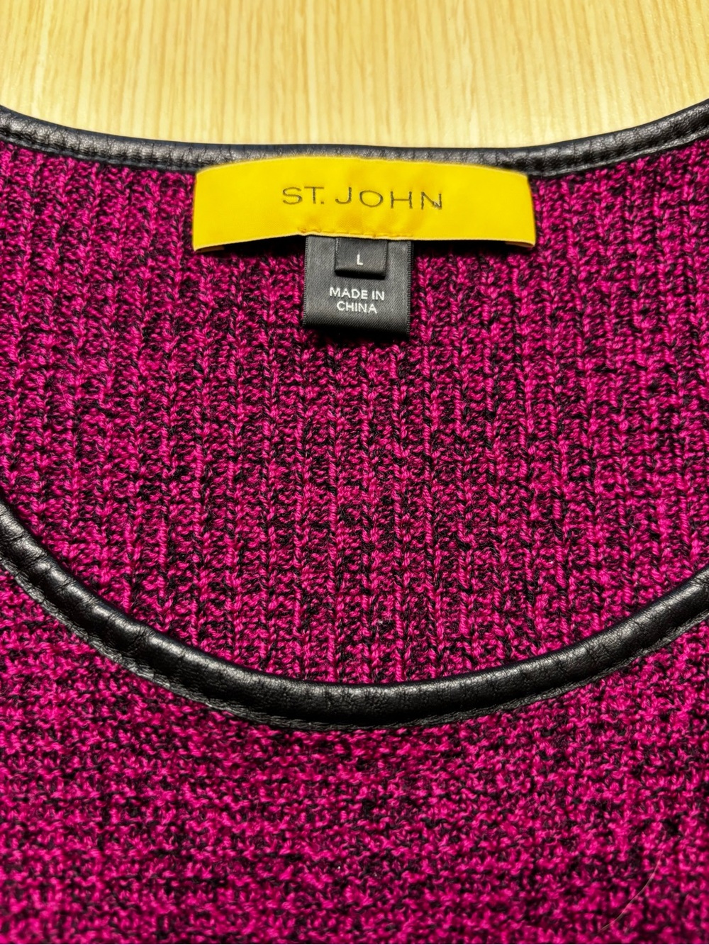 St. John Magenta Textured Knit Tank Top Leather Trim Scoop Neck Shell Pink Sz L - Picture 4 of 9